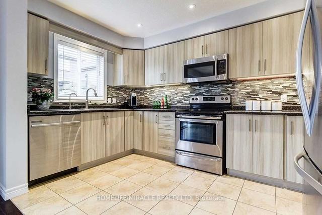 222 Pelech Cres, House semidetached with 3 bedrooms, 3 bathrooms and 3 parking in Hamilton ON | Image 2