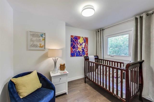 19 Sydenham St, House attached with 3 bedrooms, 3 bathrooms and 2 parking in Toronto ON | Image 4