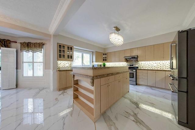 5403 Roanoke Crt, House detached with 6 bedrooms, 4 bathrooms and 12 parking in Mississauga ON | Image 39