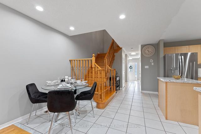18 Oliti Crt, House semidetached with 3 bedrooms, 4 bathrooms and 3 parking in Toronto ON | Image 4
