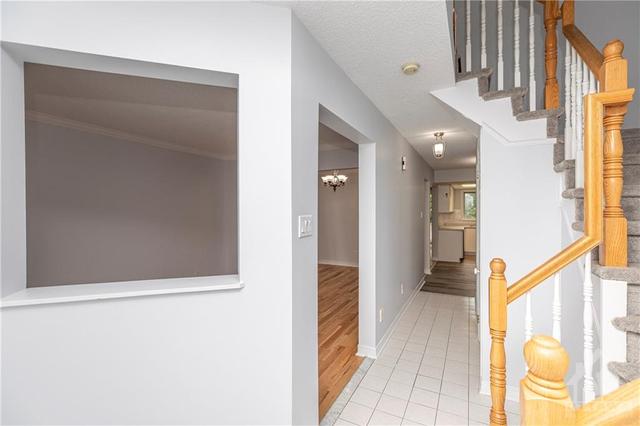 79 Grenadier Way, Townhouse with 3 bedrooms, 3 bathrooms and 3 parking in Ottawa ON | Image 3