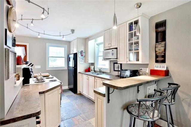 1031 Kent Ave, House detached with 2 bedrooms, 1 bathrooms and 5 parking in Oakville ON | Image 25