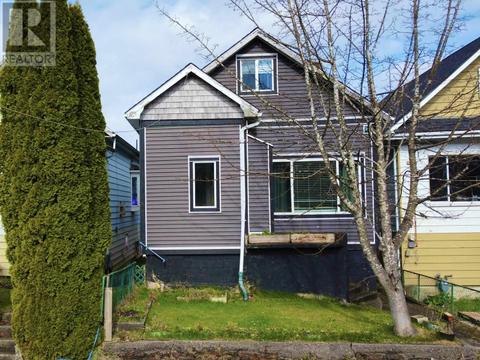 316 W 5 Avenue, House detached with 4 bedrooms, 2 bathrooms and null parking in Prince Rupert BC | Card Image