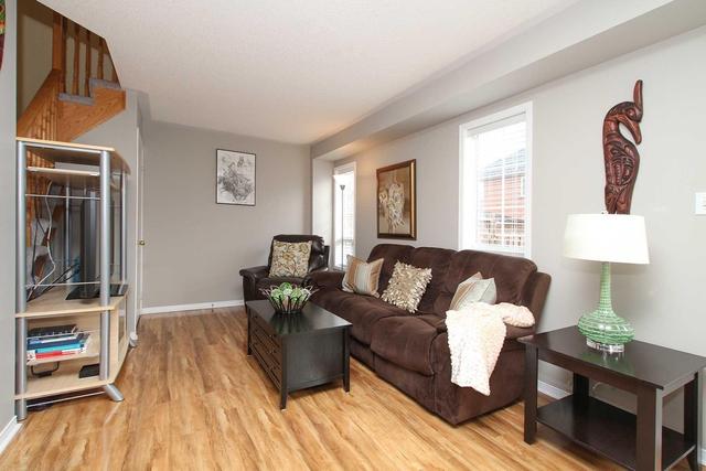 50 Viceroy Cres, House semidetached with 3 bedrooms, 1 bathrooms and 1 parking in Brampton ON | Image 4