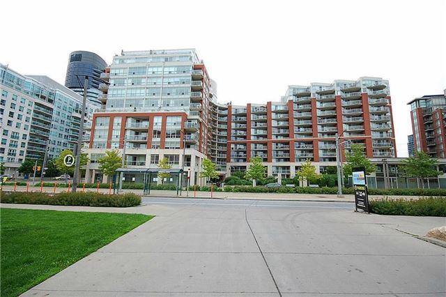 705 - 550 Queens Quay W, Condo with 1 bedrooms, 1 bathrooms and 1 parking in Toronto ON | Image 2