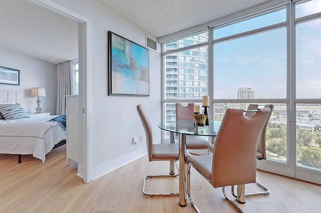 1808 - 219 Fort York Blvd, Condo with 2 bedrooms, 1 bathrooms and 1 parking in Toronto ON | Image 2