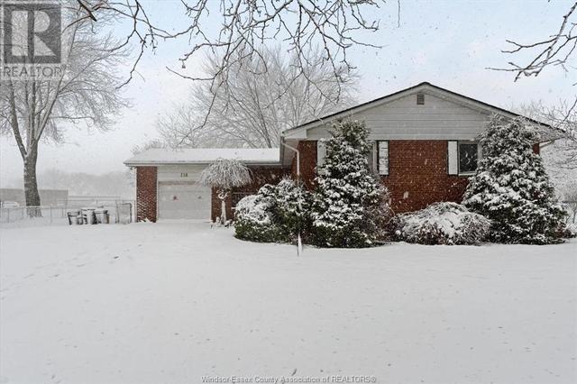114 Main Street, House detached with 4 bedrooms, 2 bathrooms and null parking in Amherstburg ON | Card Image