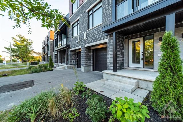 41 Bachman Terrace, Townhouse with 2 bedrooms, 4 bathrooms and 3 parking in Ottawa ON | Image 2