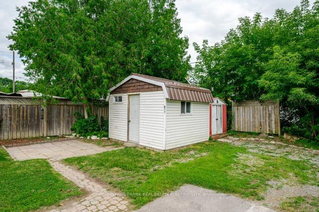 688 Romaine St, House detached with 3 bedrooms, 1 bathrooms and 2 parking in Peterborough ON | Image 32
