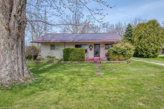 151 Queen Street E, House detached with 2 bedrooms, 1 bathrooms and 12 parking in Norfolk County ON | Image 1