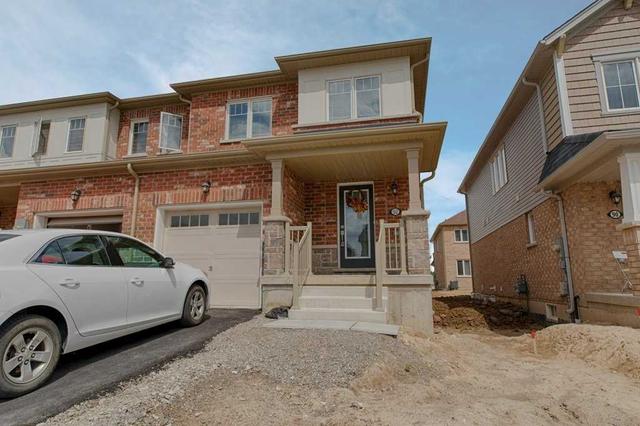 92 Munro Circ, House attached with 3 bedrooms, 3 bathrooms and 2 parking in Brantford ON | Image 1