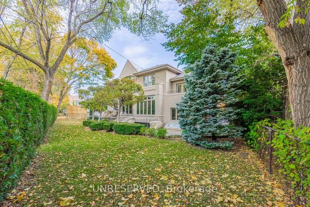 136 Dalemount Ave, House detached with 6 bedrooms, 8 bathrooms and 15 parking in Toronto ON | Image 33