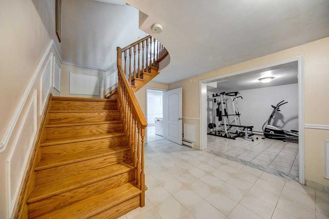 16 Simeon Crt, House detached with 4 bedrooms, 4 bathrooms and 4 parking in Toronto ON | Image 24