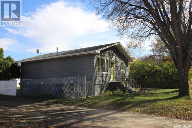 470 3rd Street W, House detached with 4 bedrooms, 2 bathrooms and null parking in Shaunavon SK | Image 28
