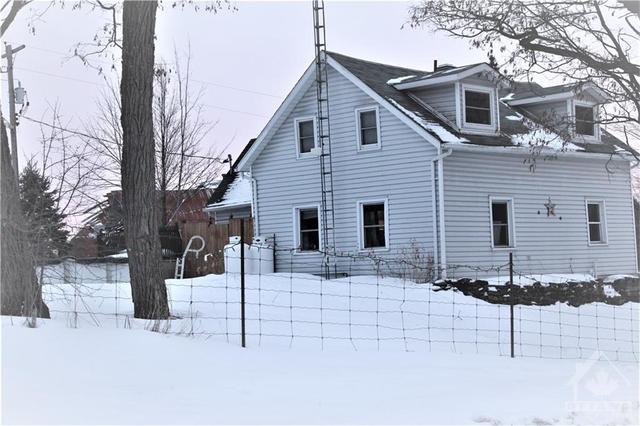 303 Kitley Line 3 Road, House detached with 3 bedrooms, 2 bathrooms and 6 parking in Elizabethtown Kitley ON | Image 1