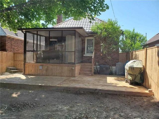 168 Cope St, House detached with 2 bedrooms, 1 bathrooms and 3 parking in Hamilton ON | Image 7