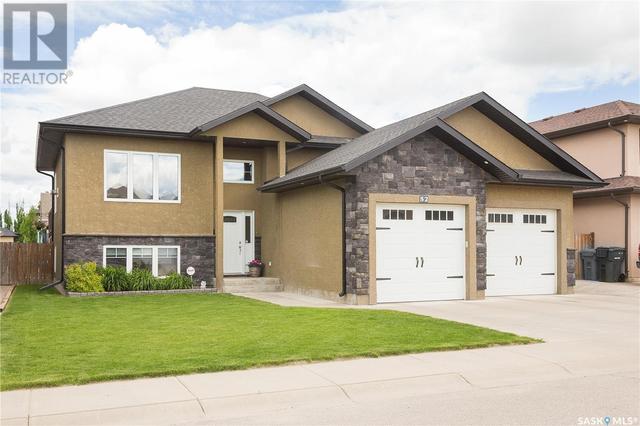 52 Coombe Drive, House detached with 5 bedrooms, 3 bathrooms and null parking in Prince Albert SK | Card Image