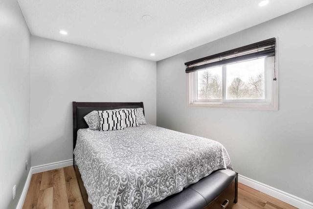 17 Majestic Cres, House detached with 3 bedrooms, 2 bathrooms and 4 parking in Brampton ON | Image 10
