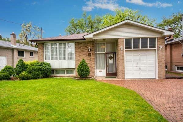 10 Dallas Rd, House detached with 3 bedrooms, 3 bathrooms and 2 parking in Toronto ON | Image 1