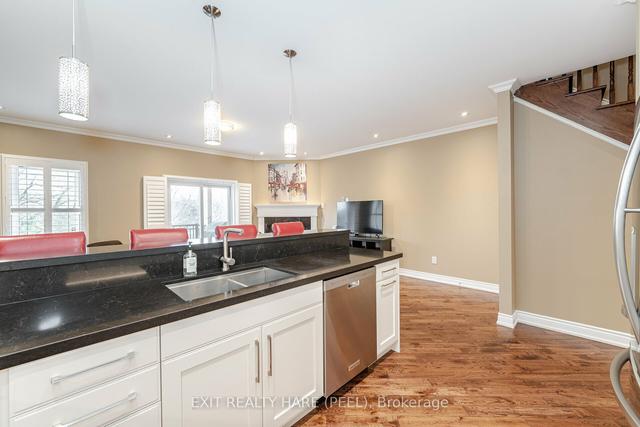 483 Vodden St E, House attached with 3 bedrooms, 3 bathrooms and 1 parking in Brampton ON | Image 6