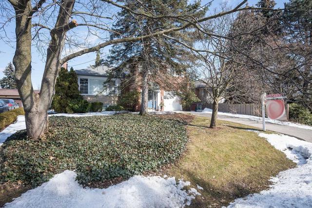 525 Swann Dr, House detached with 3 bedrooms, 2 bathrooms and 3 parking in Oakville ON | Image 12