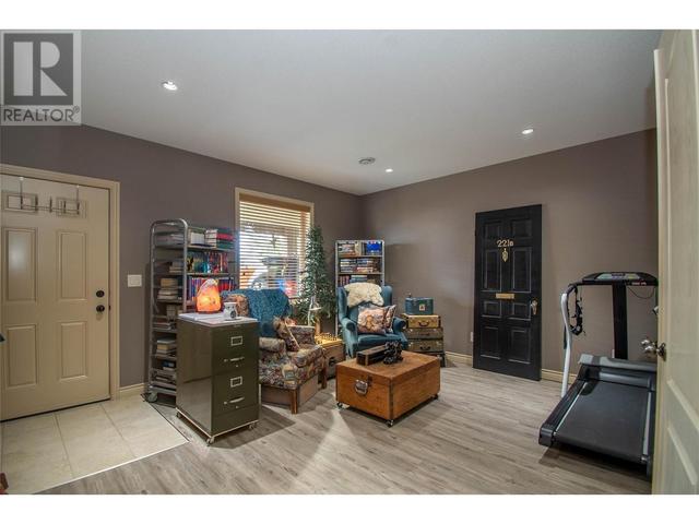 1377 Kendra Court, House detached with 4 bedrooms, 3 bathrooms and 6 parking in Kelowna BC | Image 36
