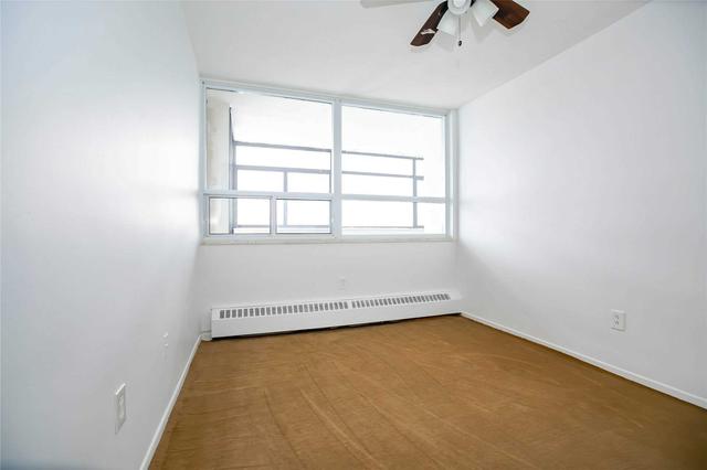 501 - 3311 Kingston Rd, Condo with 3 bedrooms, 2 bathrooms and 1 parking in Toronto ON | Image 11