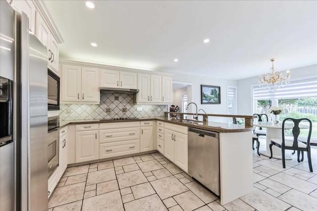 79 Glenarden Cres, House detached with 4 bedrooms, 4 bathrooms and 6 parking in Richmond Hill ON | Image 3
