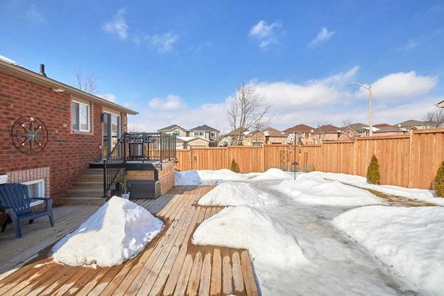 211 Columbia Rd, House detached with 2 bedrooms, 2 bathrooms and 4 parking in Barrie ON | Image 4