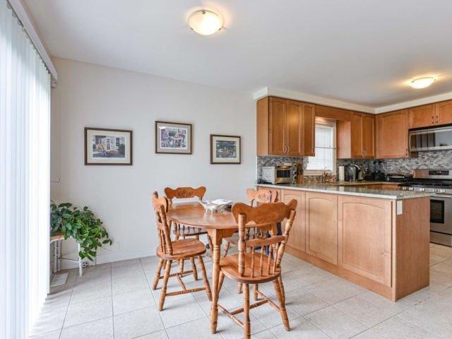 13 Lacorra Way, Townhouse with 2 bedrooms, 2 bathrooms and 1 parking in Brampton ON | Image 12