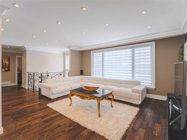 208 Acton Ave, House detached with 3 bedrooms, 2 bathrooms and 6 parking in Toronto ON | Image 7