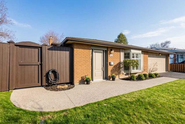 39 Milverton Clse, House detached with 3 bedrooms, 2 bathrooms and 4 parking in Hamilton ON | Image 1