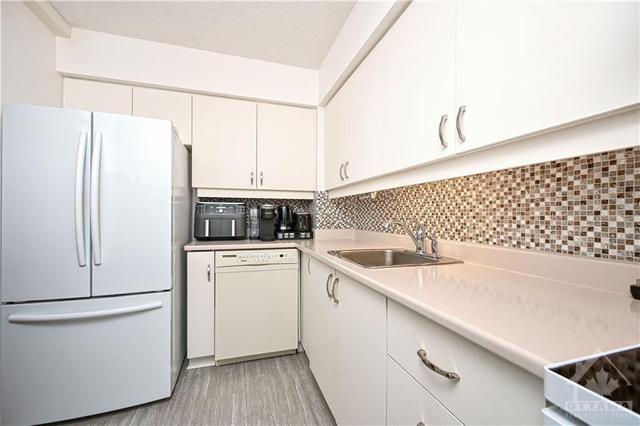 408 - 158 Mcarthur Avenue, Condo with 3 bedrooms, 1 bathrooms and 1 parking in Ottawa ON | Image 5