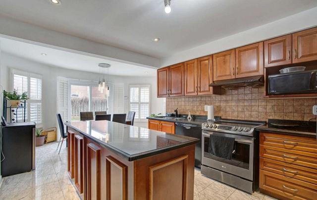 3993 Chadburn Cres, House detached with 4 bedrooms, 4 bathrooms and 8 parking in Mississauga ON | Image 33