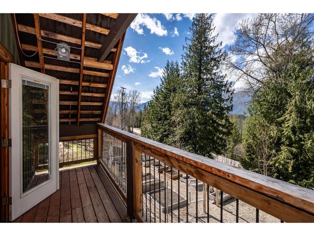 8788 Highway 6, House detached with 2 bedrooms, 2 bathrooms and null parking in Central Kootenay H BC | Image 20
