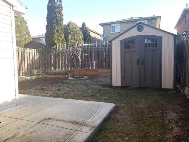 27 Adam St, House detached with 3 bedrooms, 3 bathrooms and 4 parking in Brampton ON | Image 10