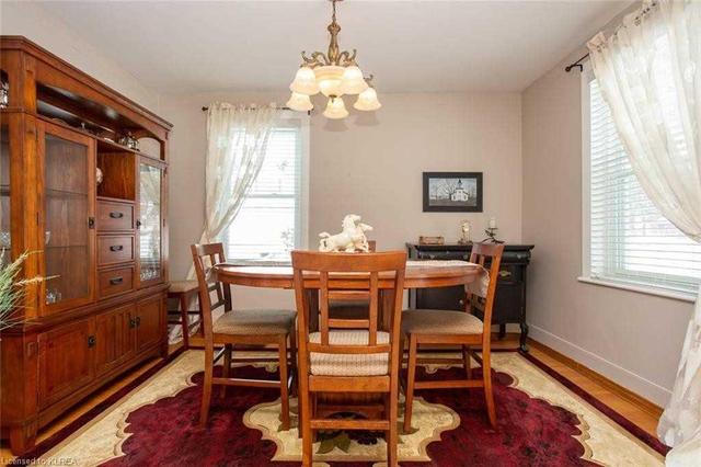 135 Colborne St, House detached with 2 bedrooms, 2 bathrooms and 5 parking in Kawartha Lakes ON | Image 11