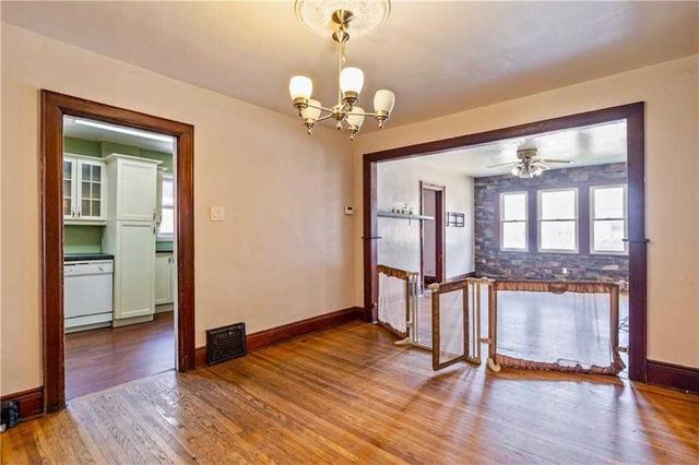 208 Burlington St E, House detached with 2 bedrooms, 1 bathrooms and 2 parking in Hamilton ON | Image 8