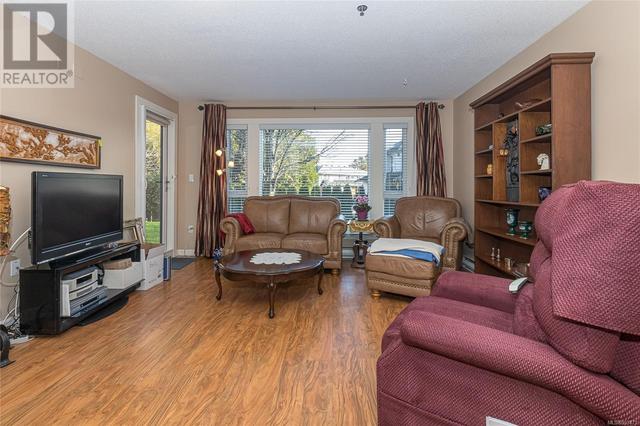 122 - 3969 Shelbourne St, Condo with 2 bedrooms, 2 bathrooms and 1 parking in Saanich BC | Image 6