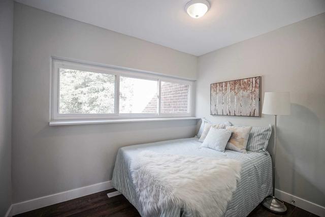 6 - 82 Castlebury Cres, Townhouse with 4 bedrooms, 2 bathrooms and 2 parking in Toronto ON | Image 5