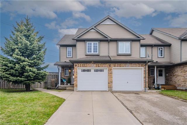 27 Red Clover Crescent, House attached with 3 bedrooms, 2 bathrooms and 3 parking in Kitchener ON | Image 40
