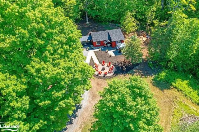 2213 Highway 60 Highway, House detached with 2 bedrooms, 1 bathrooms and 6 parking in Lake of Bays ON | Image 1