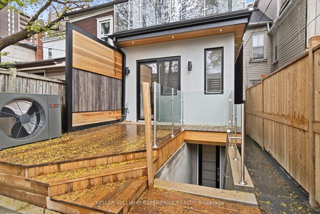 310 Robert St, House semidetached with 4 bedrooms, 5 bathrooms and 1 parking in Toronto ON | Image 35