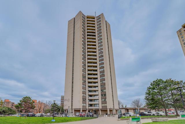 2707 - 380 Dixon Rd, Condo with 3 bedrooms, 2 bathrooms and 1 parking in Toronto ON | Image 1