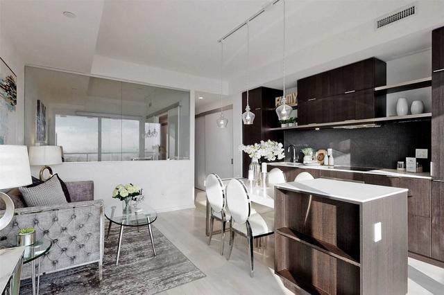 5011 - 197 Yonge St St, Condo with 1 bedrooms, 1 bathrooms and 0 parking in Toronto ON | Image 35