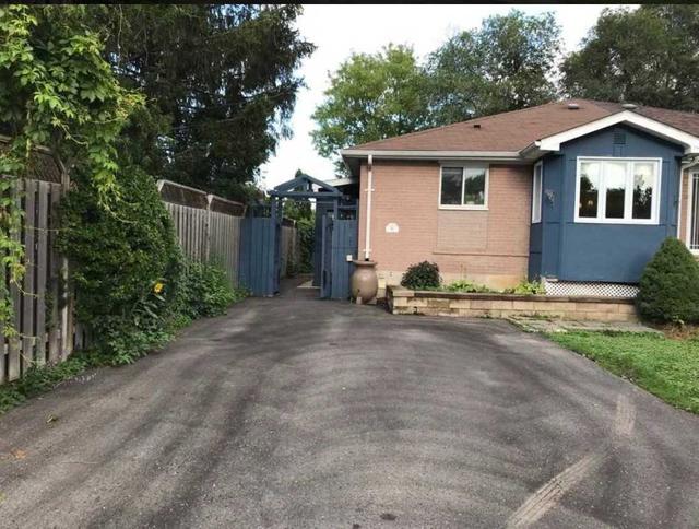 23 Kitimat Cres, House semidetached with 2 bedrooms, 1 bathrooms and 0 parking in Aurora ON | Image 1
