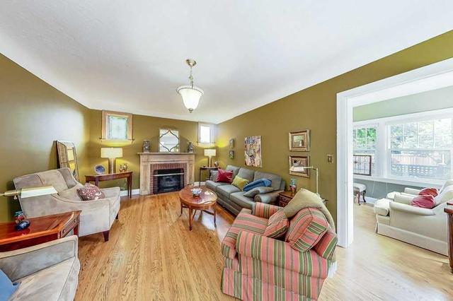 561 Locust St, House detached with 3 bedrooms, 2 bathrooms and 2 parking in Burlington ON | Image 34