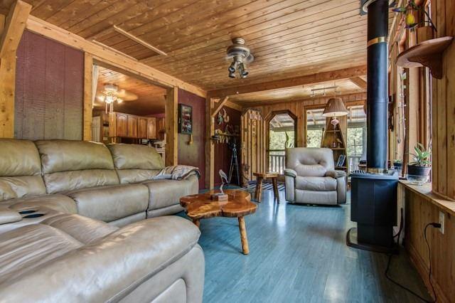 513 Dyer's Bay Rd, House detached with 2 bedrooms, 1 bathrooms and 8 parking in Northern Bruce Peninsula ON | Image 3
