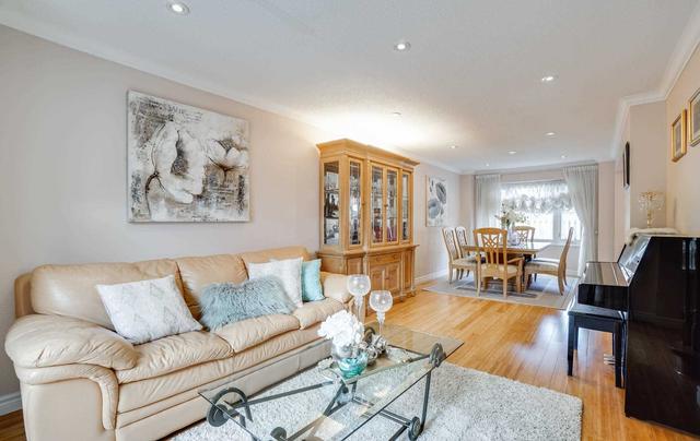 20 Pagehurst Crt, House detached with 3 bedrooms, 4 bathrooms and 6 parking in Richmond Hill ON | Image 6