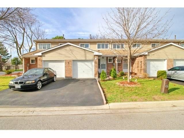 14 - 14 Enmount Dr, Townhouse with 3 bedrooms, 2 bathrooms and 2 parking in Brampton ON | Image 1